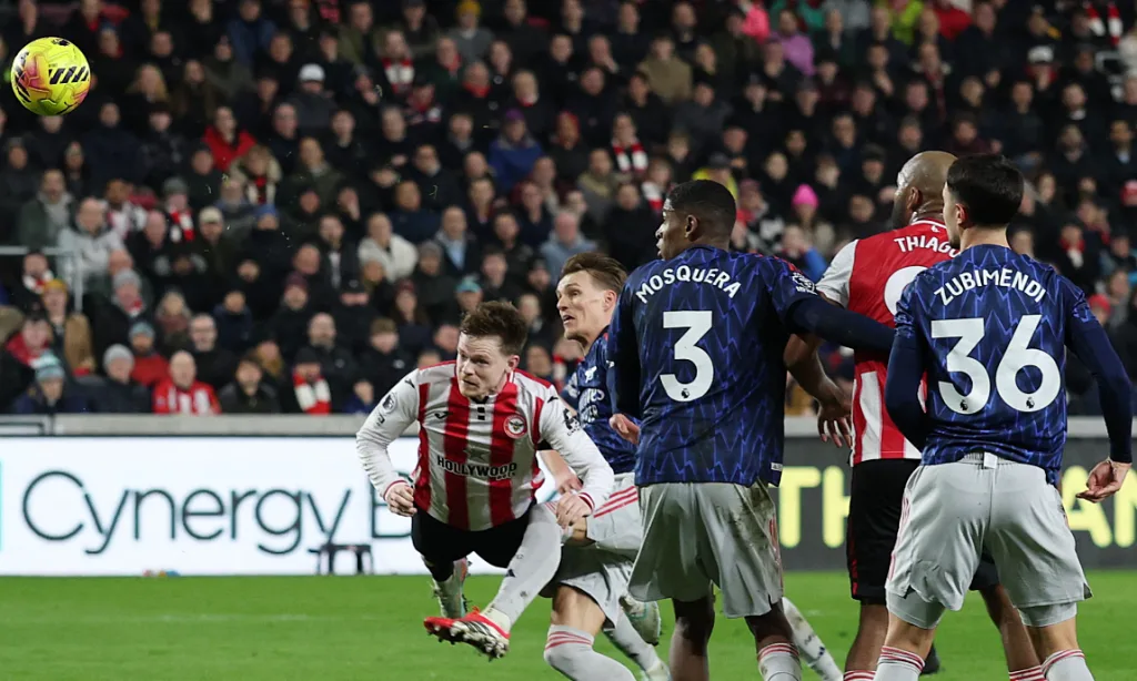 Arsenal bị chia điểm ở Ngoại hạng Anh