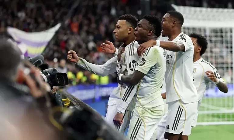 Real thắng nhờ hơn người và quả phạt đền phút 90+10 ở La Liga